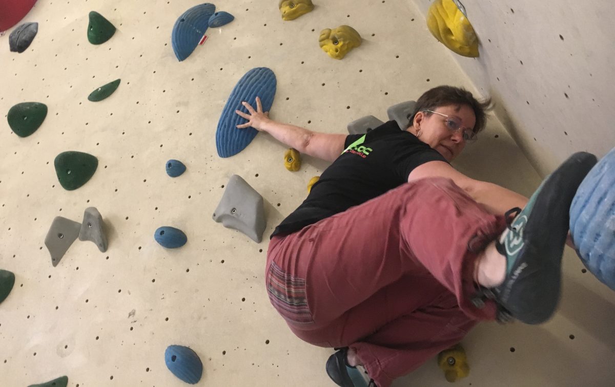 Designer Petra bouldering.